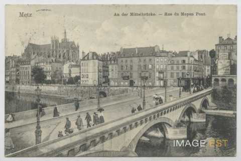 Rue du Moyen Pont (Metz)